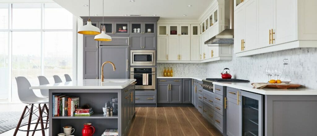 Cabinet And Quartz Countertop Pairings, White Kitchen Cabinets With Dark Gray Quartz Countertops