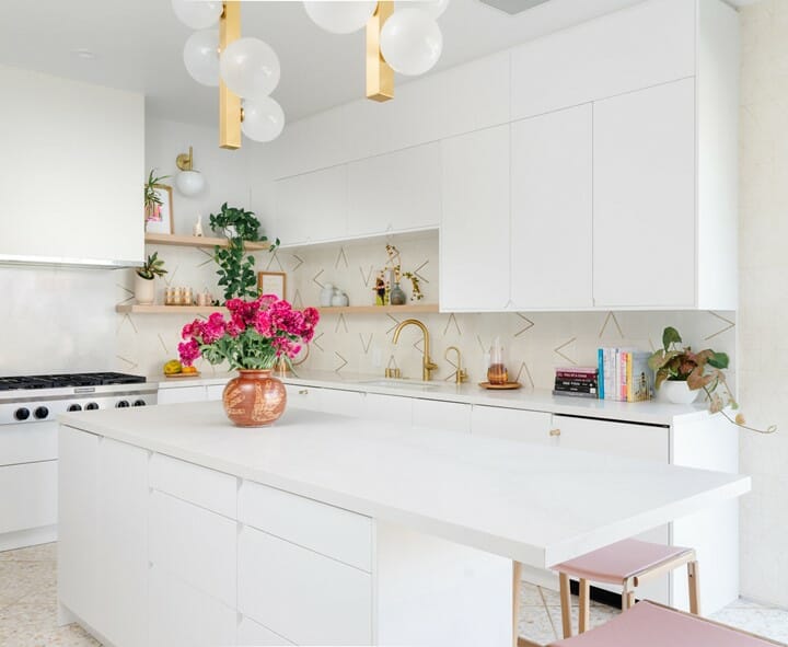 countertops and island in Caesarstone quartz