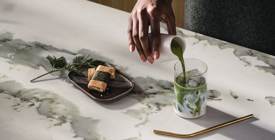 Caesarstone ICON delivers striking veining.
